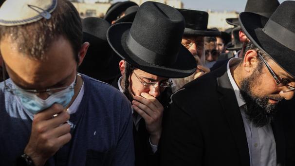 <p>Bei einer Massenpanik am frühen Freitag während des jüdischen religiösen Festes Lag BaOmer im Norden Israels sind Dutzende von Gläubigen ums Leben gekommen.</p>