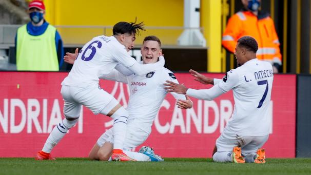 <p>Eine Vorlage und ein Traumtor: Die Einwechslung von Jacob Bruun Larsen (Mitte) machte den Unterschied aus.</p>