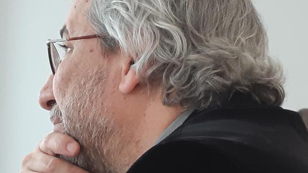 <p>Fast auf den Tag genau vor fünf Jahren wurde der Journalist Can Dündar in der Türkei zu jahrelanger Haft verurteilt, weil er aufgedeckt hatte, wie Erdogans Geheimdienst in Waffengeschäfte mit dem IS verstrickt war.</p>