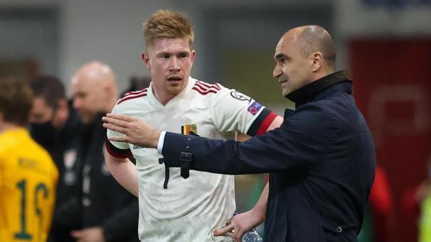 <p>Wer fährt an der Seite von Kevin De Bruyne (links) zur EM? Diese Frage wird Roberto Martinez (rechts) am 17. Mai beantworten.</p>