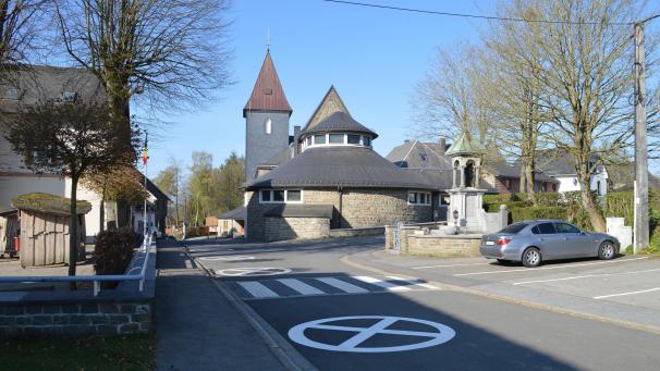 <p>Vor der Schule soll in Nidrum ein Begenungsort entstehen.</p>