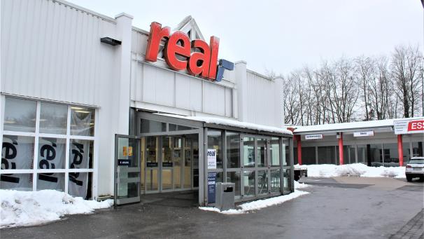 <p>2022 gehen im Real-Markt in Monschau-Imgenbroich die Lichter aus.</p>