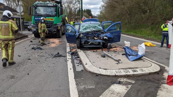 <p>In Burtonville kam es am Freitag zu einer fatalen Kollision zwischen einem Lkw und einem Pkw, die der Pkw-Fahrer leider nicht überlebte.</p>