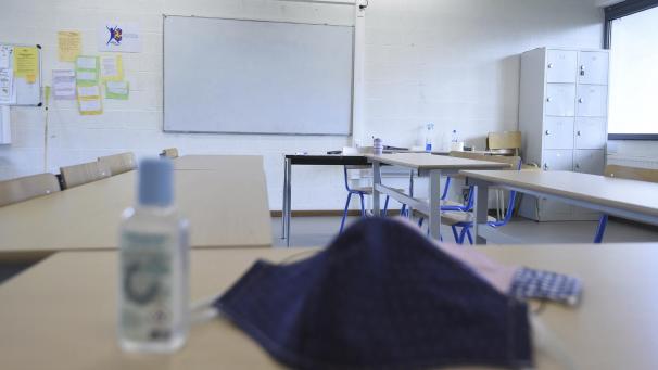 <p>Am kommenden Montag endet in der Sekundarschule in der DG der „Hybridunterricht“. Darüber wurde am Donnerstag im Parlamentsausschuss diskutiert.</p>