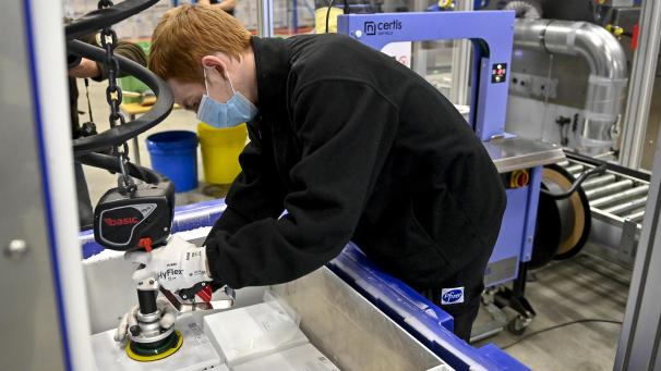 <p>Der Milliardenauftrag bedeutet auch weitere Investitionen in das Pfizer-Werk in Puurs bei Antwerpen.</p>