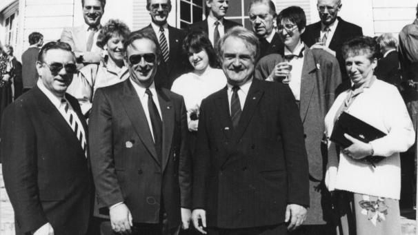 <p>Joseph Timmermann mit dem ehemaligen Ministerpräsidenten von NRW, Johannes Rau.</p>