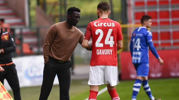 <p>Standard-Cheftrainer Mbaye Leye</p>