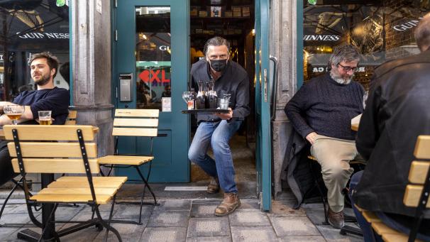 <p>Die Außenterrassen dürfen ab dem 9. Juni länger öffnen: bis 23:30 Uhr.</p>