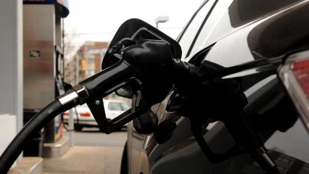 <p>Ein Auto wird im Bundesstaat Virginia betankt.</p>