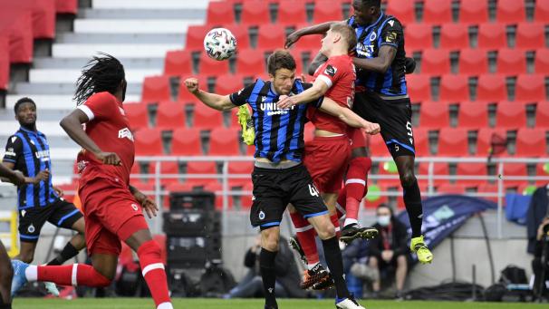 <p>Antwerp und Brügge trennten sich nach einem grauenhaft anzusehenden Spiel torlos.</p>