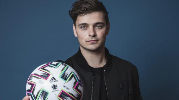 <p>Martin Garrix präsentiert den Song zur Fußball-Em.</p>