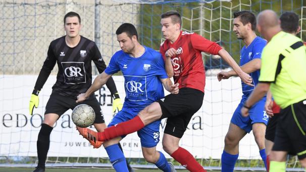 <p>Die Vereine müssen noch warten, bis sie wieder gegeneinanderspielen dürfen.</p>