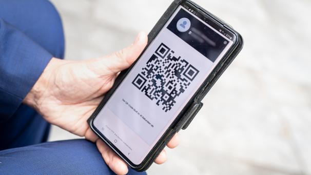 <p>In verschiedenen europäischen Ländern werden Corona-Pässe eingeführt.</p>