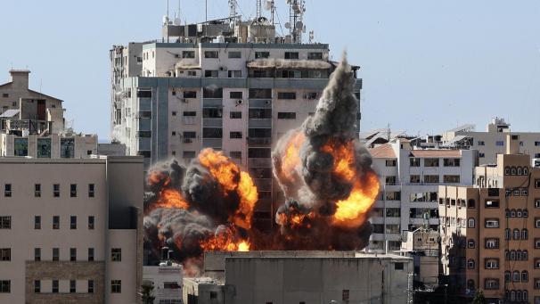 <p>Der Jala-Tower ist das fünfte Hochhaus, das Israels Armee seit Beginn der jüngsten Eskalation am Montag zum Einsturz bringt.</p>