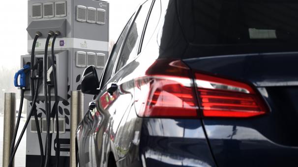 <p>In Belgien gibt es nur 8.500 Ladestationen.</p>