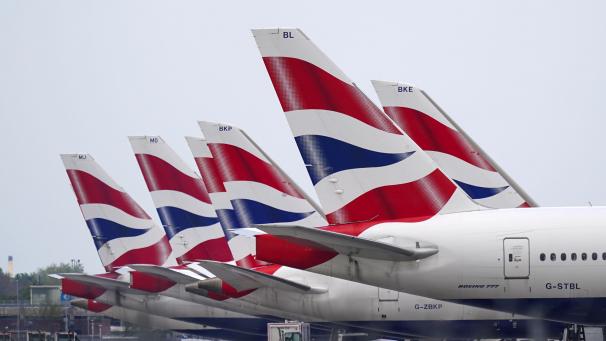 <p>Flugzeuge der British Airways sind am Flughafen Heathrow im Westen Londons zu sehen.</p>