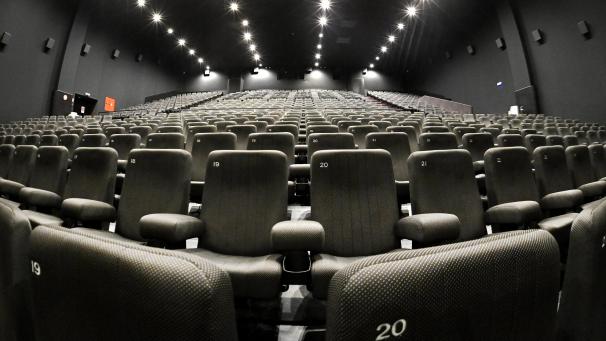 <p>Noch herrscht gähnende Leere, aber die Betreiber vieler Kinos warten ungeduldig auf eine Wiedereröffnung. Hier ein Blick in das Kinepolis-Kino in Lüttich.</p>