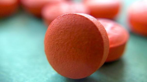 <p>Ein niedriges Vitamin-D-Level ist kein Risikofaktor für eine Covid-19-Erkrankung.</p>