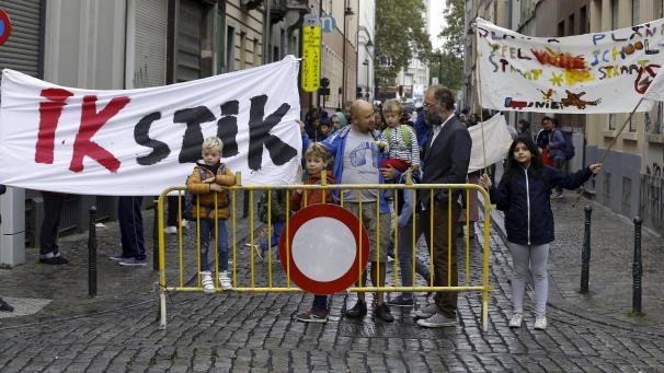 <p>Protest gegen die schlechte Luftqualität in Brüssel im Jahr 2018 vor einer Schule in der Innenstadt.</p>