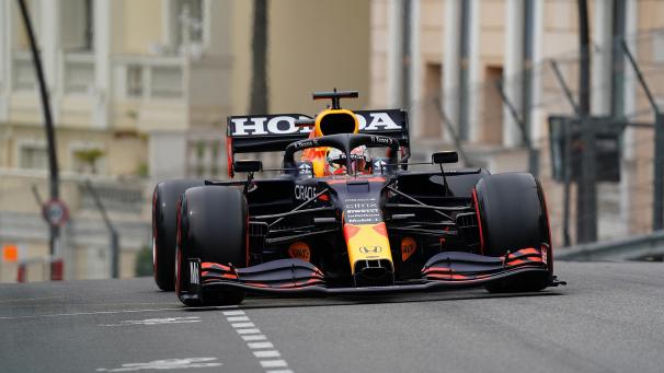 <p>Der niederländische Pilot Max Verstappen vom Team Red Bull Racing Honda auf der Rennstrecke.</p>