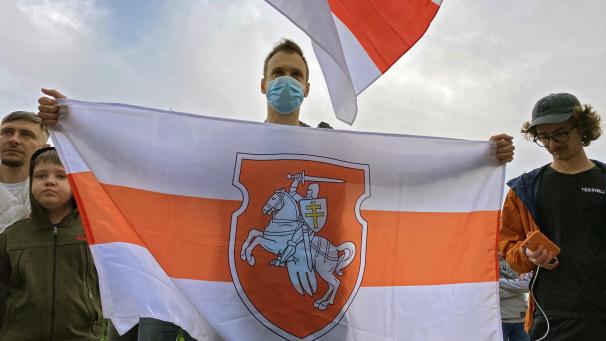 <p>Demonstranten fordern vor dem ukrainischen Außenministerium in der ukrainischen Hauptstadt Kiew die Freilassung des in Weißrussland verhafteten weißrussischen Journalisten und Oppositionsaktivisten Roman Protassewitsch.</p>