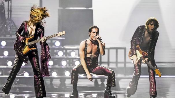 <p>Italien hat mit dem rockigen Protestsong „Zitti e buoni“ der Band Måneskin den Eurovision Song Contest in Rotterdam gewonnen.</p>