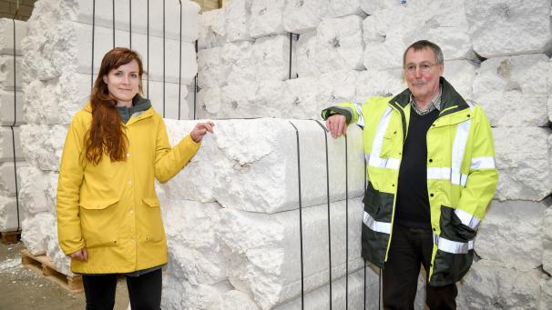 <p>Catherine Bettendorff steht seit Anfang Mai in Diensten des Zweckverbandes Idélux Umwelt und wird Jean Simons im Herbst in seiner Funktion als Umweltberater ablösen.</p>