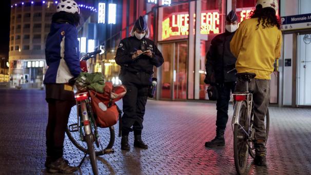 <p>Die Polizei hat belgienweit die Einhaltung der Sperrstunde kontrolliert.</p>