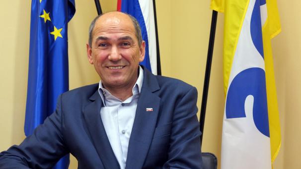 <p>Janez Jansa regiert seit März 2020, nachdem eine Mitte-Links-Koalition zerfallen war.</p>
