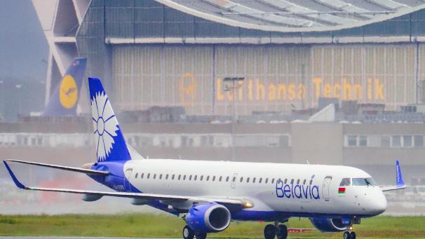 <p>Von den Danktionen betroffen, ist auch die belarussischen Fluggesellschaft Belavia.</p>