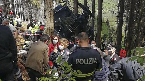 <p>Bei dem Unglück kamen 14 Menschen ums Leben, ein fünfjähriger Junge wurde schwer verletzt.</p>