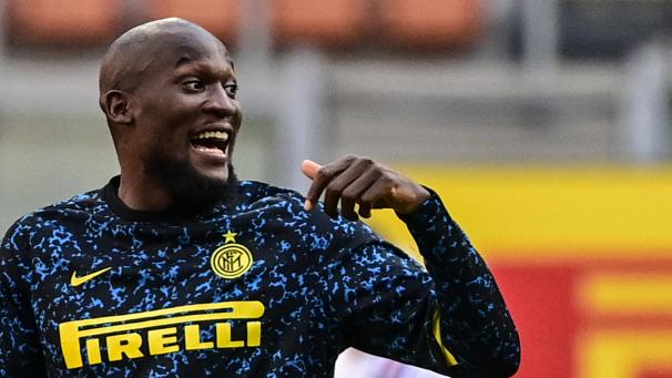 <p>Persönliche Ehrung für Romelu Lukaku</p>