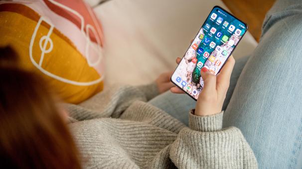 <p>Die Geräte im Mobilfunk Bereich sollen zukünftig nachhaltiger werden und sich einfacher recyceln und auch reparieren lassen.</p>