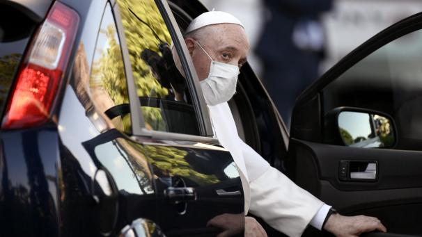 <p>Papst Franziskus ist seit dem 13. März 2013 der 266. Bischof von Rom und damit Papst, Oberhaupt der römisch-katholischen Kirche und Souverän des Vatikanstaats.</p>