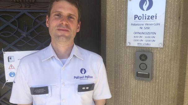 <p>Eric Hellebrandt wird bei der bevorstehenden Fußball-EM beruflich tätig sein. Als Spotter begleitet er die Fans der Roten Teufel beim Auswärtsspiel in Sankt Petersburg. Ein weiterer Einsatz im Achtel- beziehungsweise Viertelfinale ist vorgesehen, insofern die Nationalmannschaft nicht vorzeitig scheitert.</p>