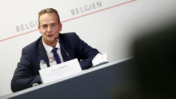 <p>DG-Ministerpräsident Oliver Paasch spricht bei der Pressekonferenz am Freitagabend nach der Sitzung des Konzertierungsausschusses.</p>