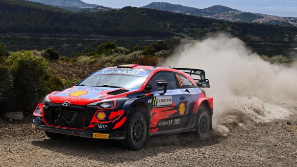 <p>Thierry Neuville ist bei der Rallye Sardinien auf den dritten Platz vorgerückt.</p>