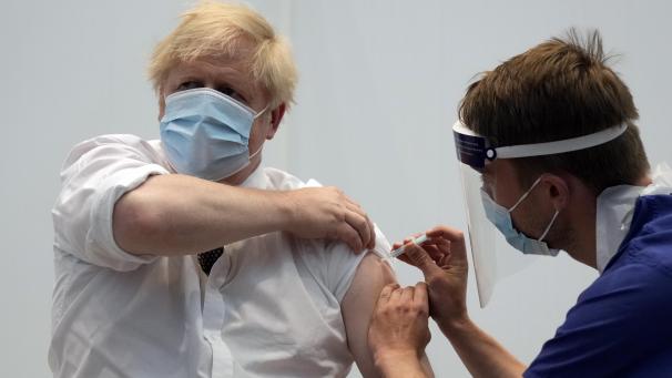<p>Der britische Premier Boris Johnson hat vor dem anstehenden G7-Gipfel die führenden Industrienationen aufgerufen, die Impfung der gesamten Weltbevölkerung bis Ende 2022 anzustreben.</p>