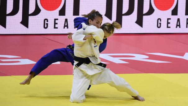 <p>Loïs Petit (in blau) verlor gegen die Französin, Melane Clement</p>