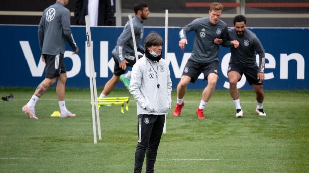 <p>Joachim Löw und die deutsche Nationalmannschaft im Trainingslager in Seefeld.</p>