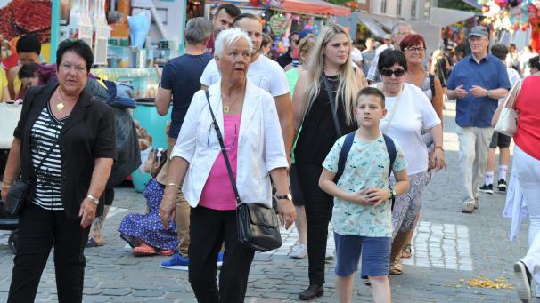 <p>So unbeschwert über die Kirmes flanieren – daran ist wohl noch nicht zu denken.</p>