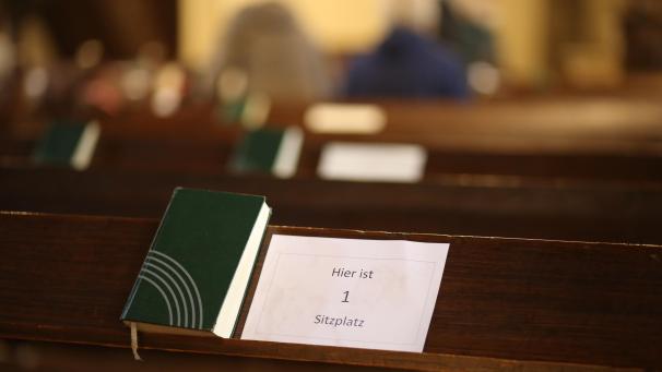 <p>Corona-Regeln in einer Kirche.</p>
