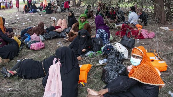 <p>Nach Monaten auf See sind Dutzende Flüchtlinge der muslimischen Minderheit der Rohingya aus Myanmar in Indonesien gelandet.</p>