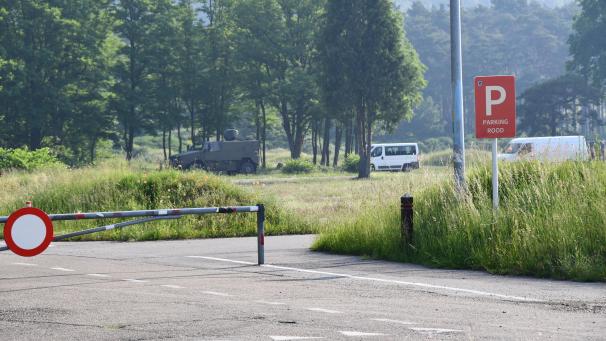 <p>Wo ist Jürgen Conings? Am Mittwochmorgen haben sich erneut Einsatzkräfte der Armee auf die Suche nach dem flüchtigen Soldaten gemacht.</p>