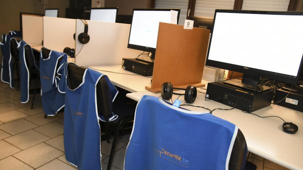 <p>Blick in die Prüfstelle in Eupen</p>