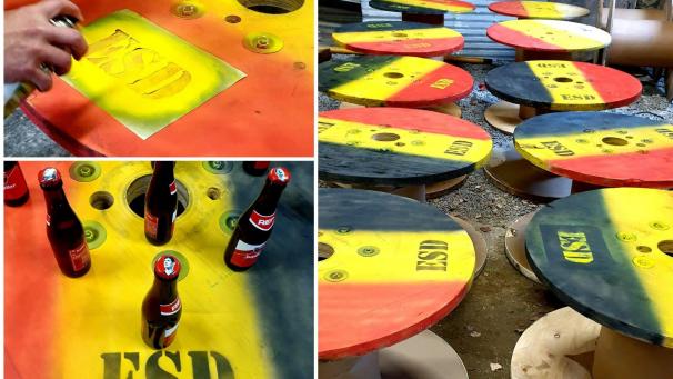 <p>Die Eastsidedevils haben extra Tische für die Public Viewings bemalt.</p>