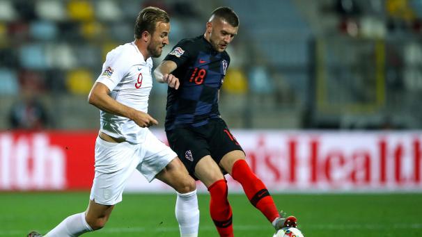 <p>England (Harry Kane, links) gilt als einer der heißesten Favoriten auf den EM-Pokal. Kroatien will den „Three Lions“ direkt zu Beginn einen Stein in den Weg legen.</p>