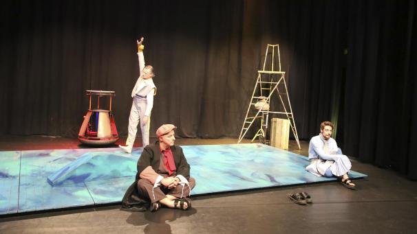 <p>Endlich wieder Premiere: Die Agora führte in dieser Woche das Stück „Das Geheimnis der wilden Gans“ auf. Foto: Klaus Schlupp</p>