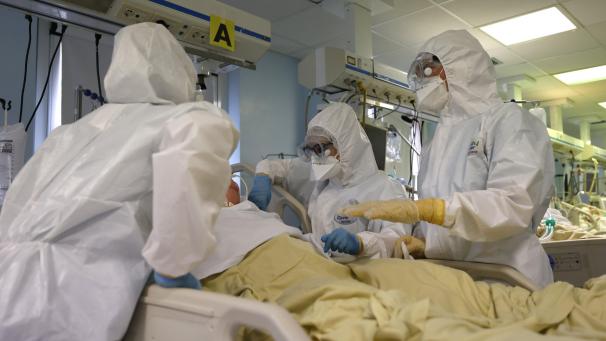 <p>Entspannung deutet sich in belgischen Krankenhäusern an: Der Übergang zu Phase Null ist eingeläutet. Dort müssen nur 15% der Betten für Covis-19-Patienten reserviert sein.</p>