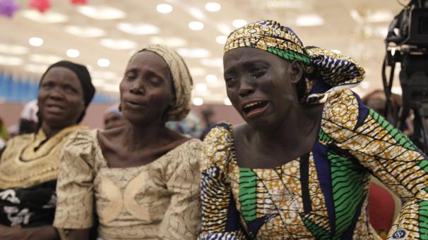 <p>Frauen weinen um ihre entführten Kinder. Die Motivation der Entführer ist meist krimineller Art.</p>